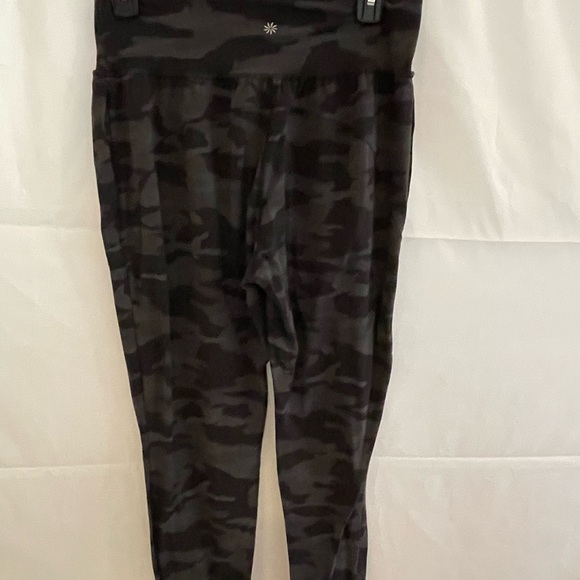 Athleta camouflage joggers, EUC - size medium - Picture 3 of 5